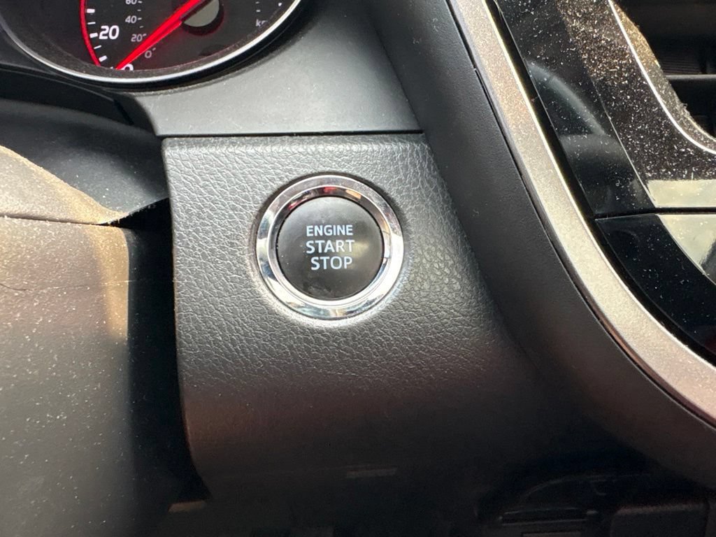 Used 2022 Toyota Camry XSE FWD image 29