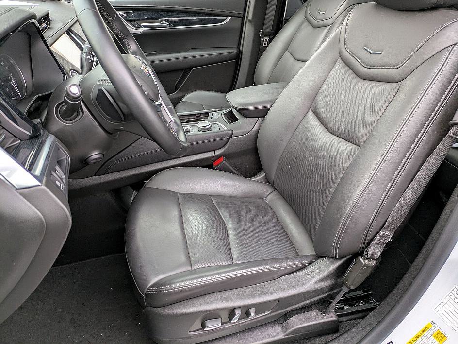 Certified 2025 Cadillac XT5 Premium Luxury image 15