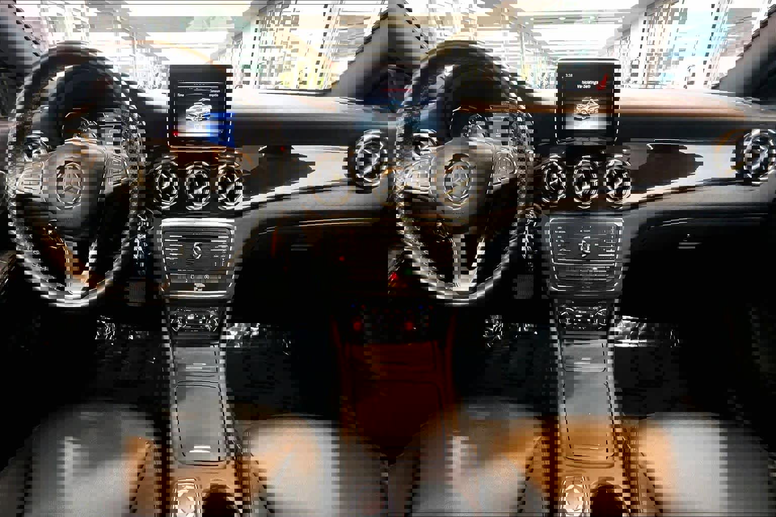 Used 2015 Mercedes-Benz CLA 250 image 14