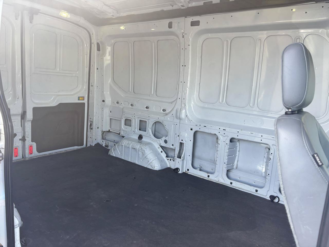 Used 2016 Ford Transit 150 130 Medium Roof RWD image 11
