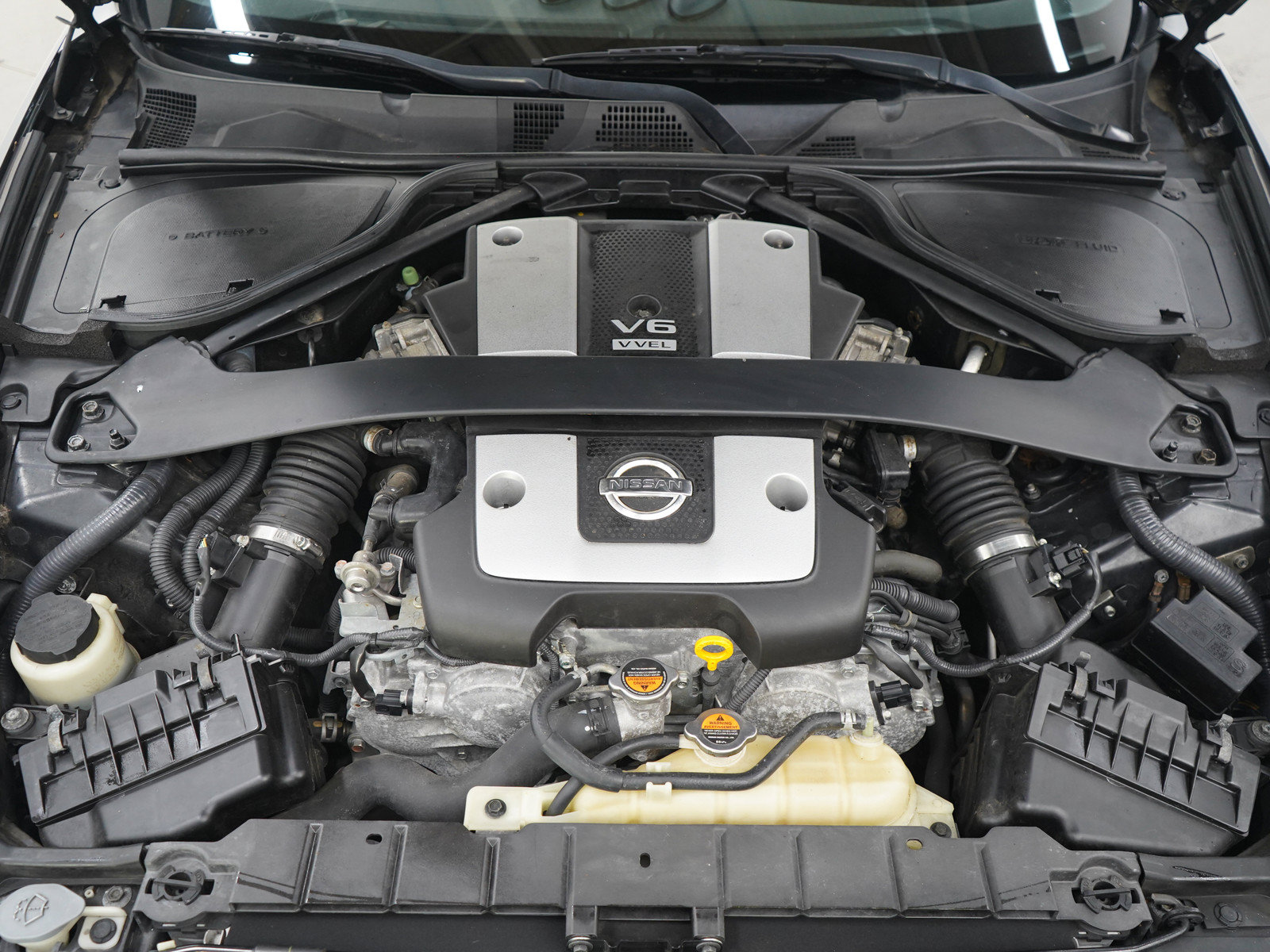 Used 2014 Nissan 370Z Touring w/ Sport Package RWD image 27