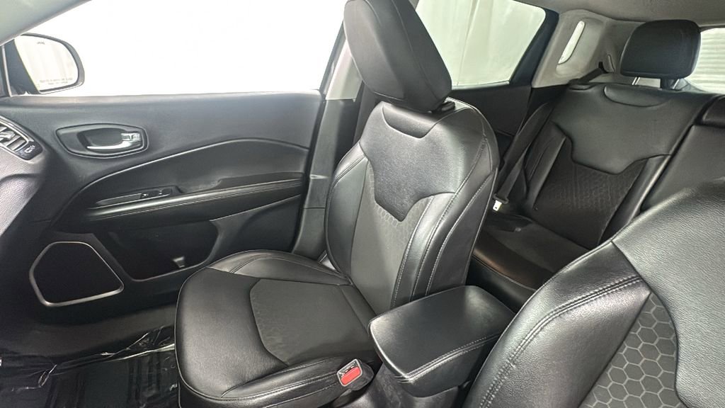 Used 2021 Jeep Compass Latitude image 13