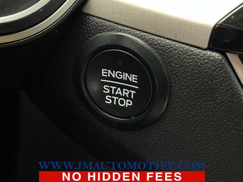 Used 2021 Ford Escape SE image 36