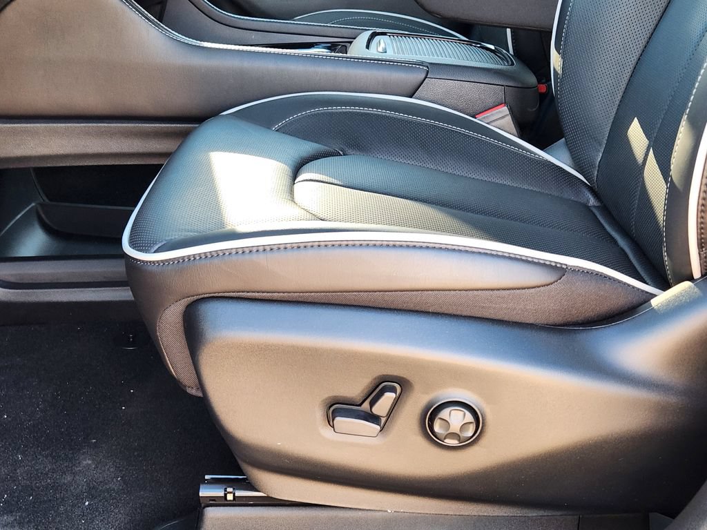New 2026 Chrysler Pacifica Limited w/ S Appearance Package FWD image 18