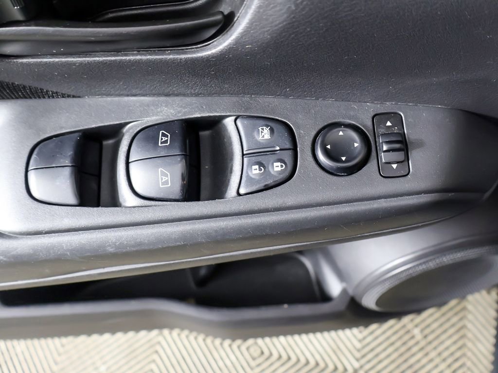 Used 2022 Nissan Kicks S image 33