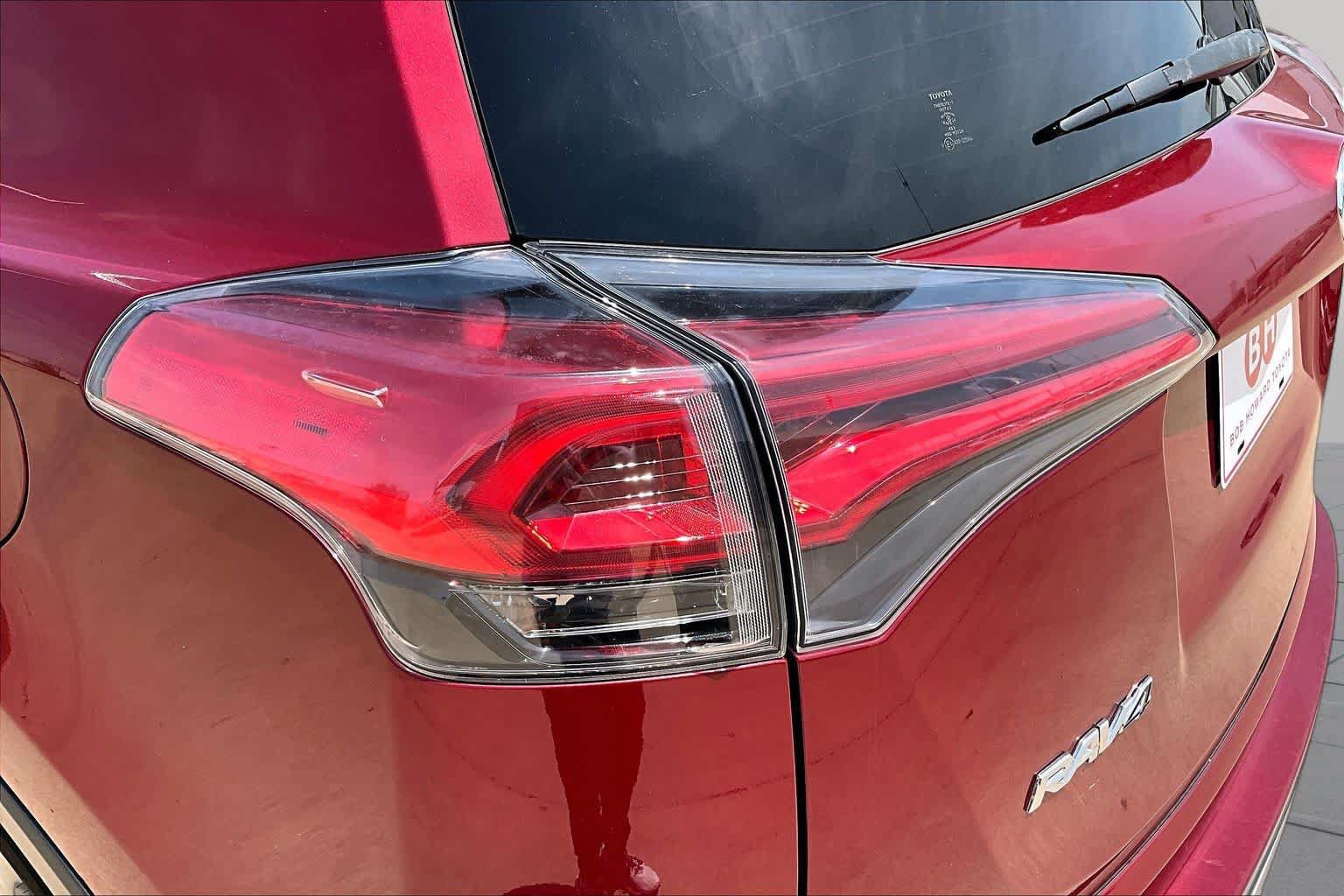 Used 2018 Toyota RAV4 Limited FWD image 28