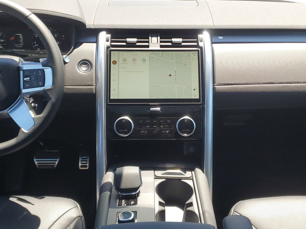 Used 2025 Land Rover Discovery Dynamic SE AWD/4WD image 29