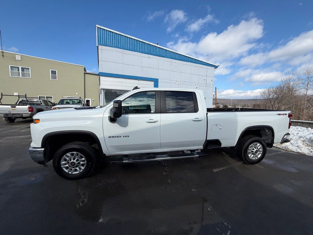 Used 2025 Chevrolet Silverado 2500 LT w/ Convenience Package image 2