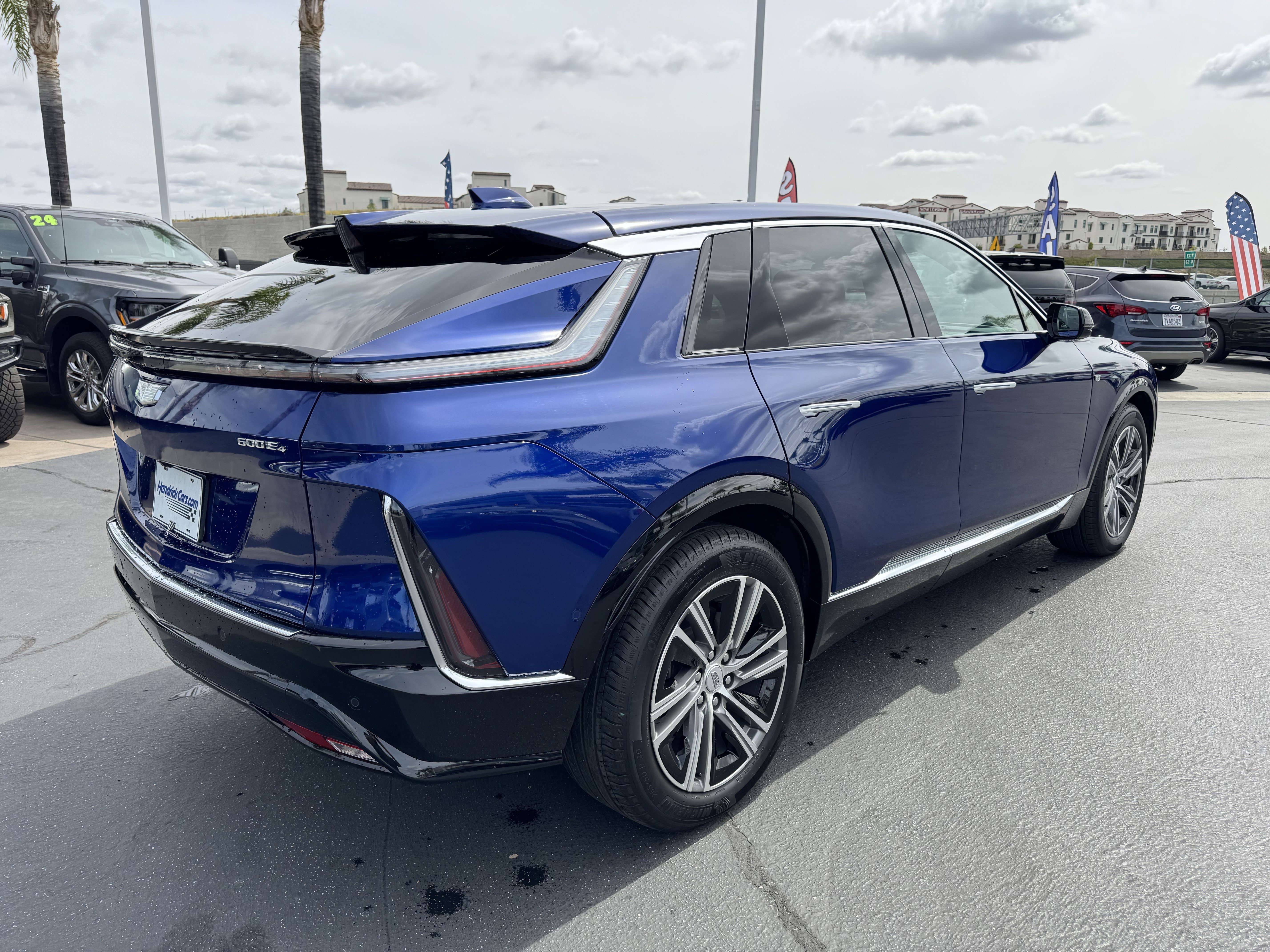 Used 2024 Cadillac Lyriq Luxury AWD/4WD image 10