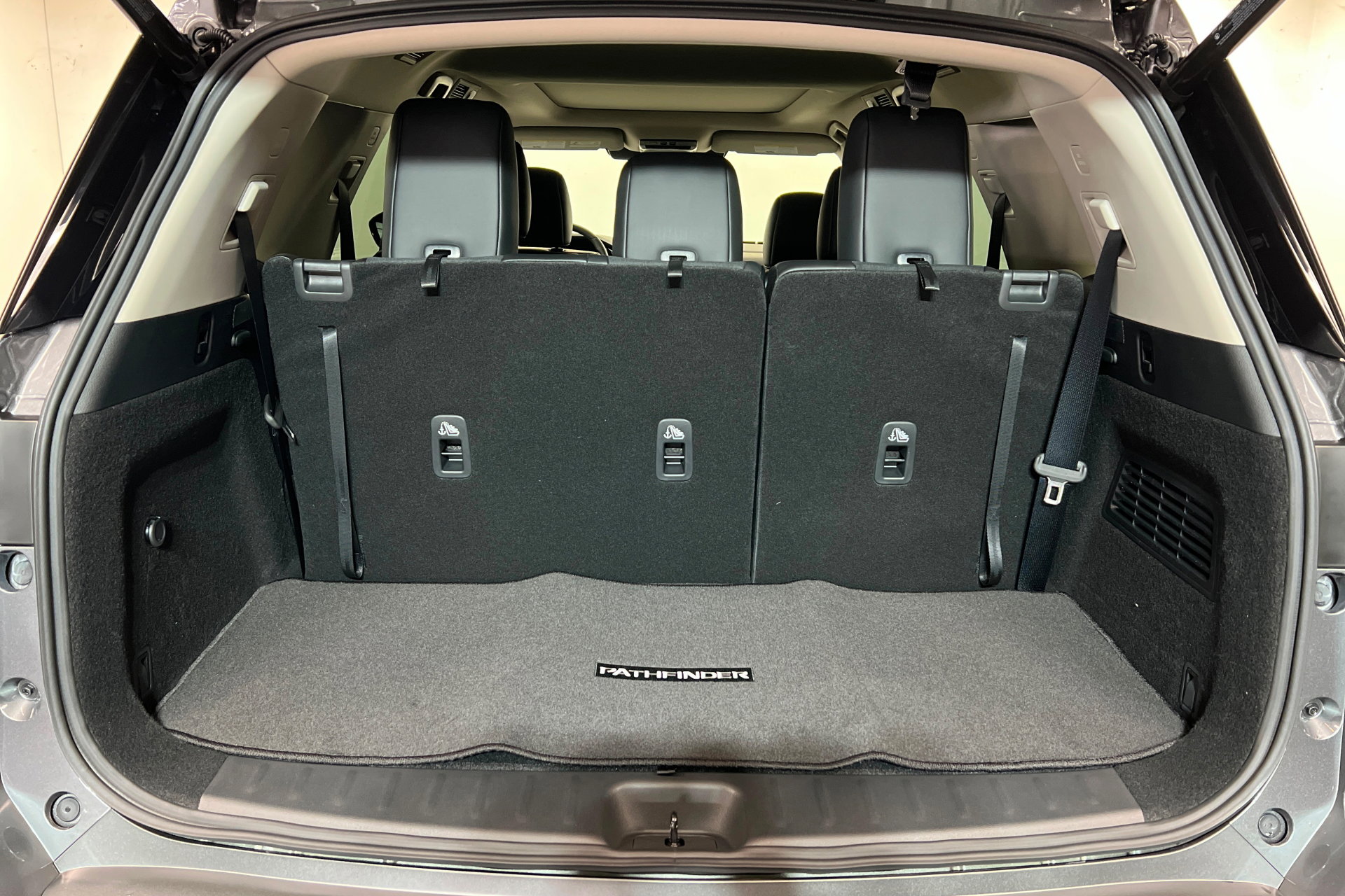 New 2026 Nissan Pathfinder SL image 23