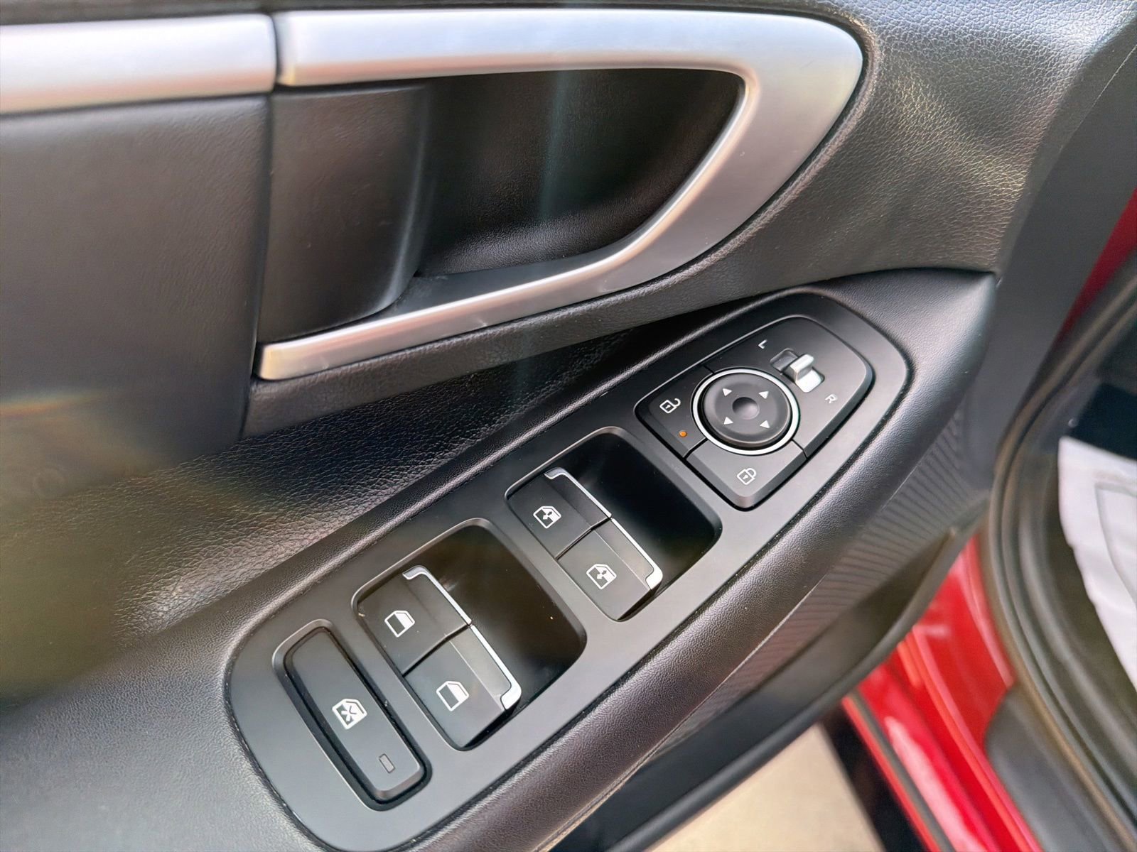 Used 2024 Hyundai Sonata SEL FWD image 12