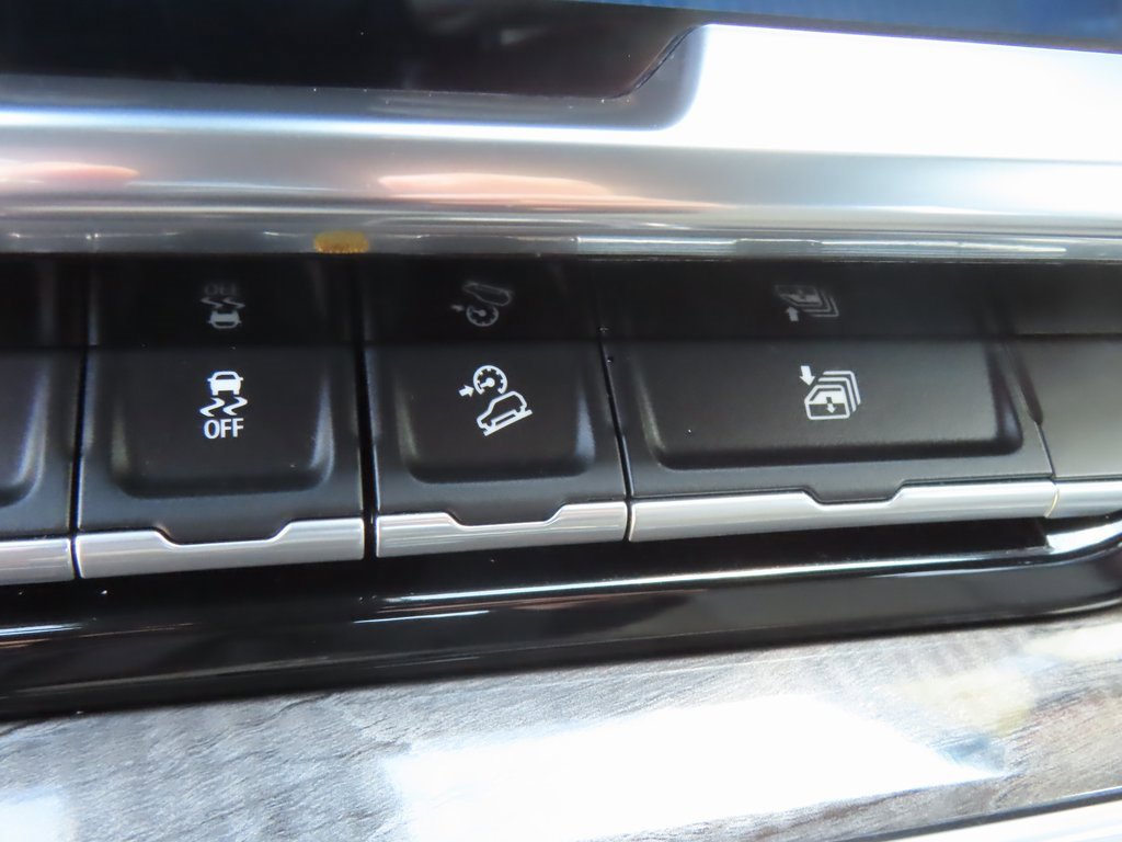 Used 2022 Chevrolet Silverado 1500 LTZ w/ LTZ Premium Package image 15