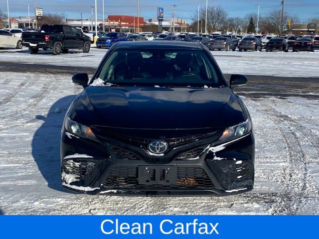Used 2023 Toyota Camry SE image 2