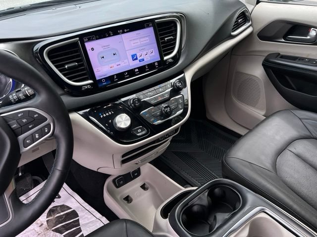 Used 2021 Chrysler Pacifica Touring-L FWD image 34