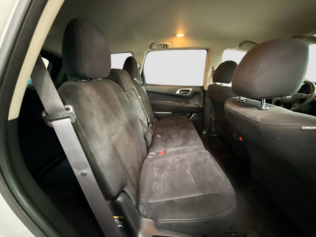 Used 2016 Nissan Pathfinder SV image 27