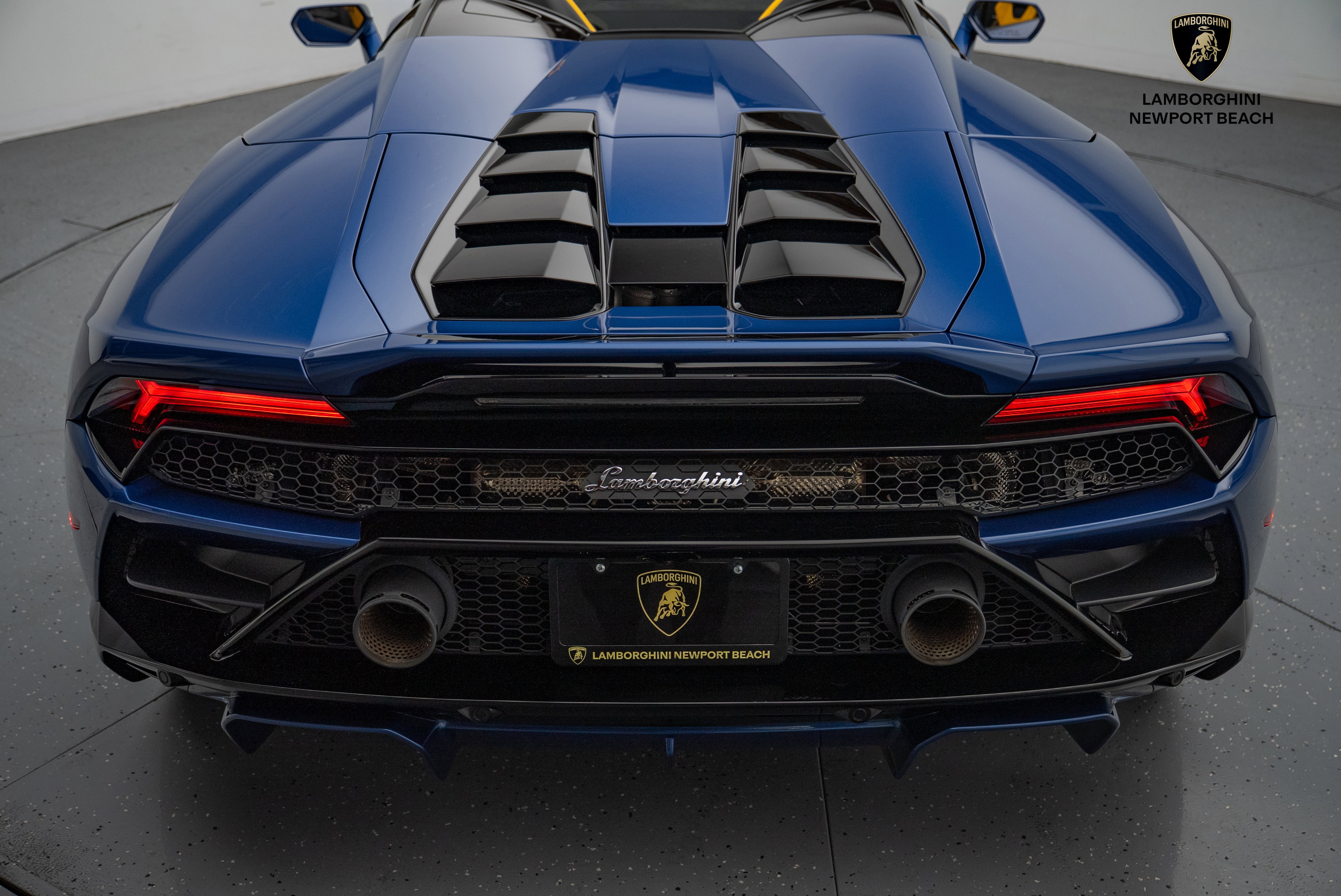 Used 2023 Lamborghini Huracan EVO image 15