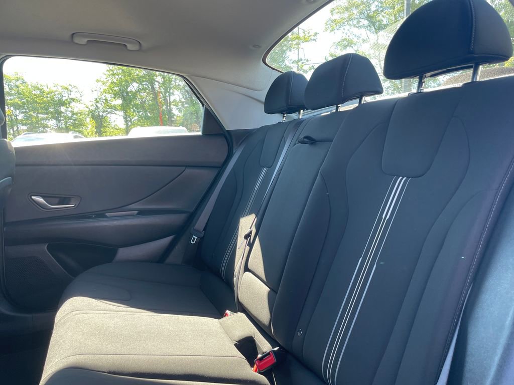 Used 2022 Hyundai Elantra SEL w/ Convenience + Premium Package FWD image 30