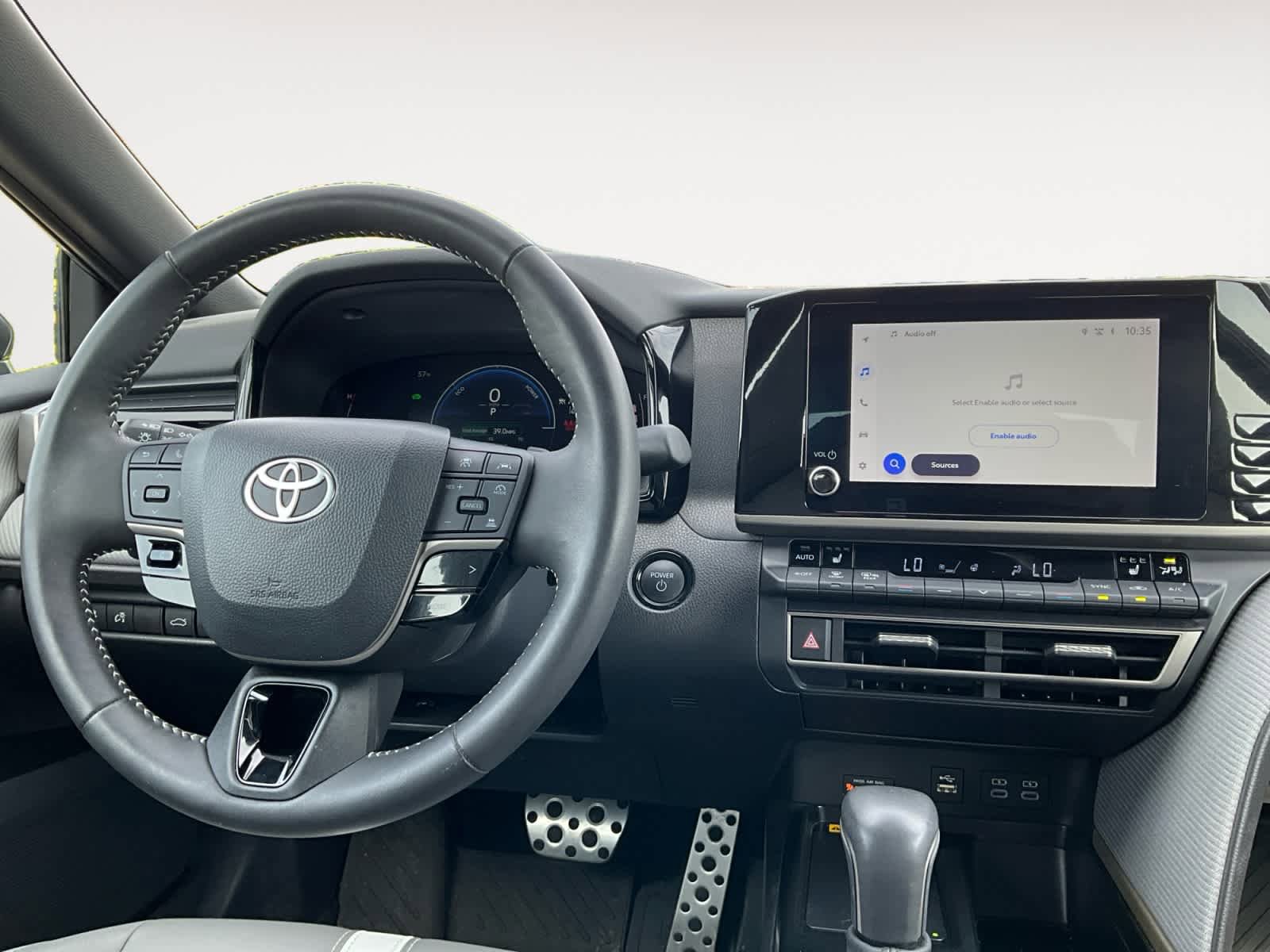 Used 2025 Toyota Camry SE w/ Convenience Package FWD image 12