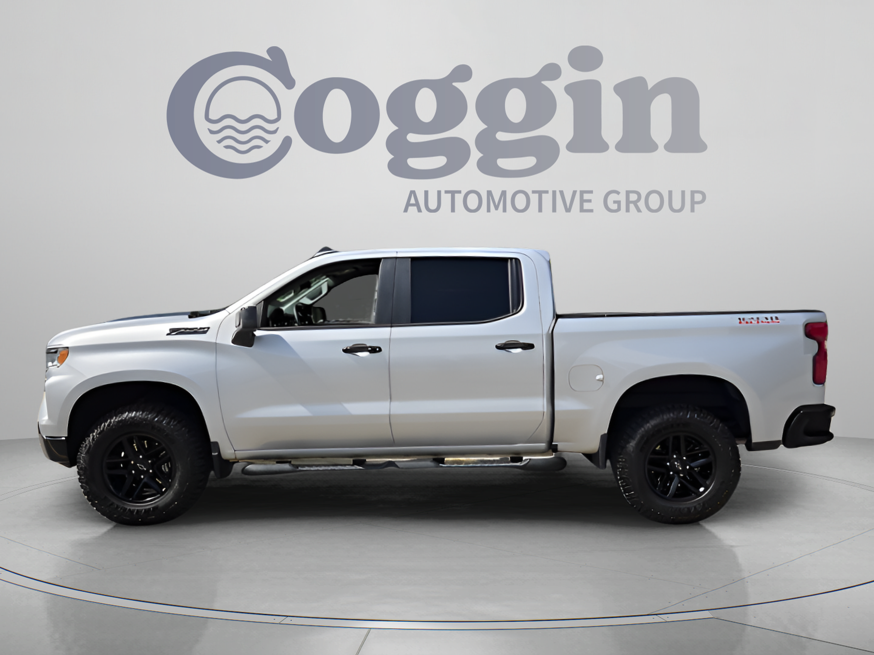 Used 2022 Chevrolet Silverado 1500 LT Trail Boss AWD/4WD image 2
