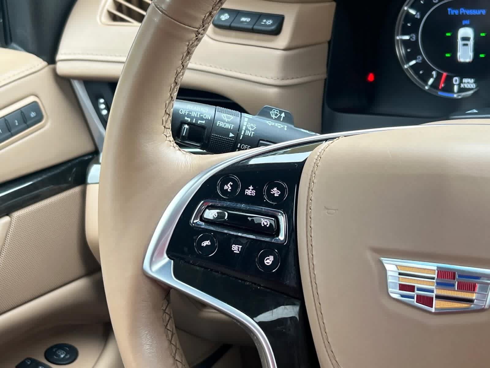 Used 2019 Cadillac Escalade Platinum AWD/4WD image 19