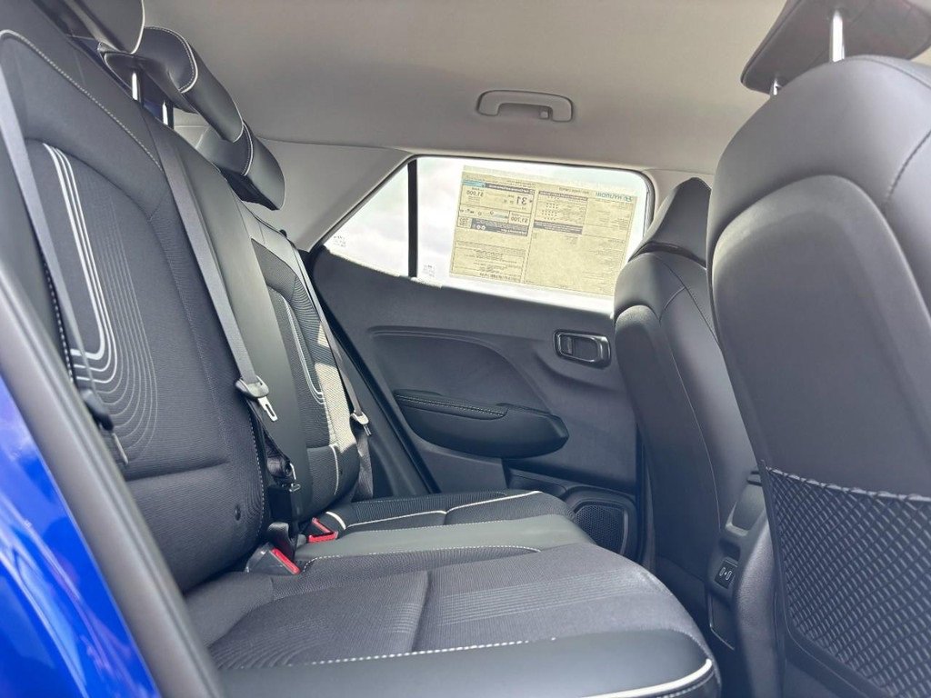 Used 2025 Hyundai Venue Limited image 5
