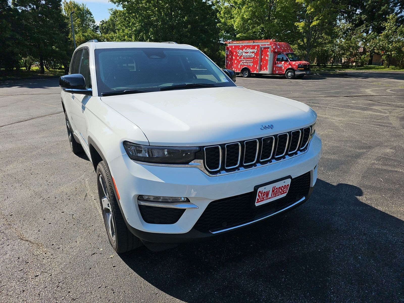 Used 2023 Jeep Grand Cherokee 4WD 4xe w/ Luxury Tech Group II image 8