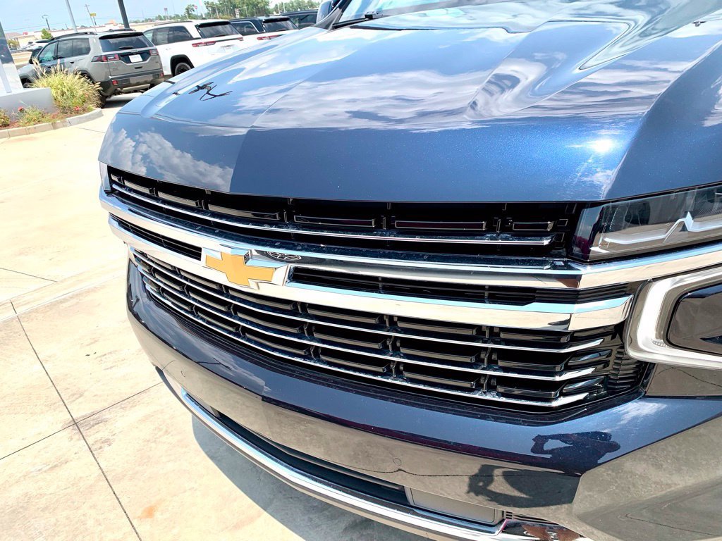 Used 2024 Chevrolet Tahoe LT RWD image 2