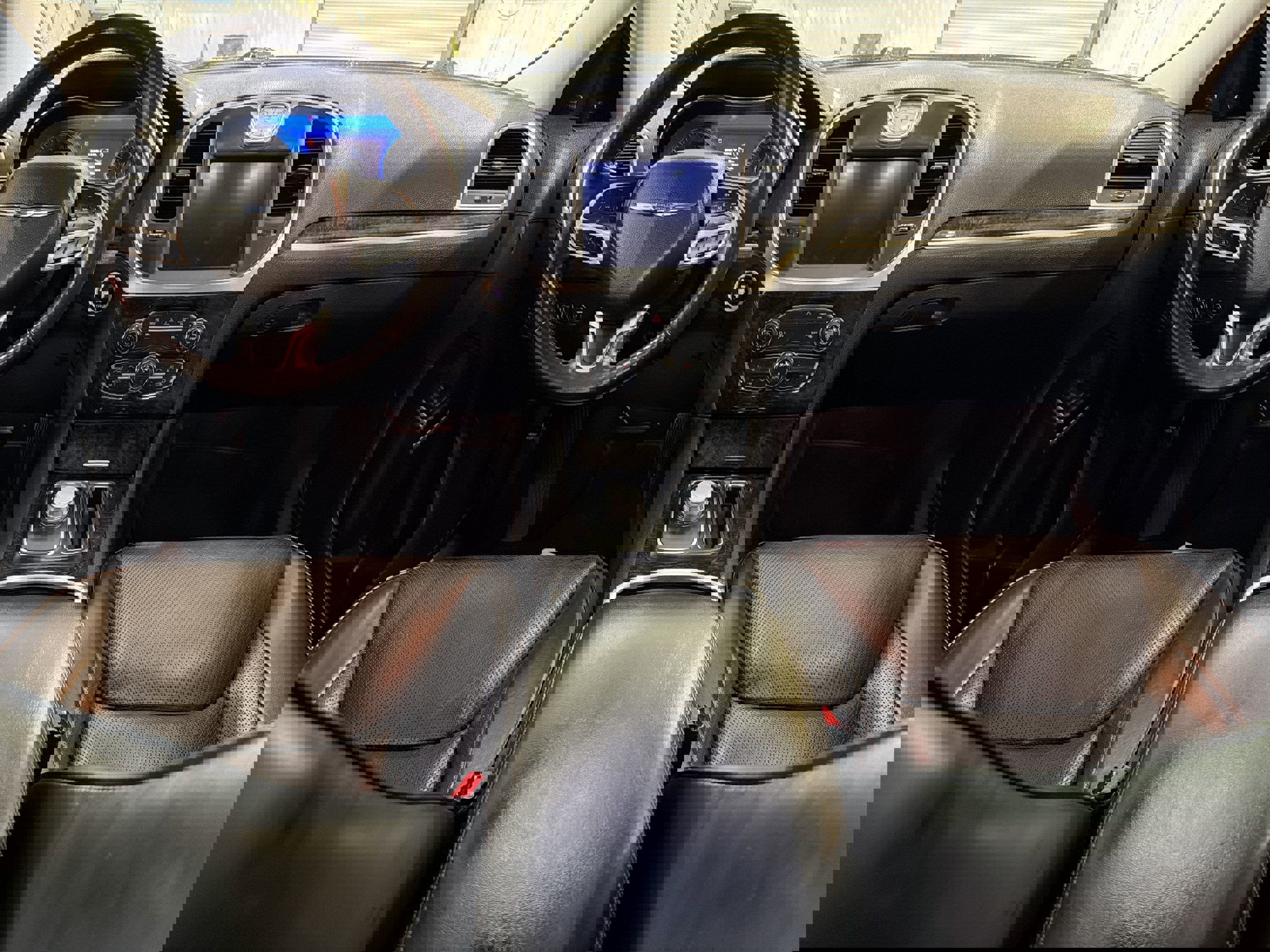 Used 2021 Chrysler 300 Touring L image 22