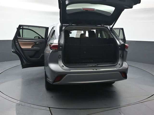 Certified 2025 Toyota Highlander XLE image 60