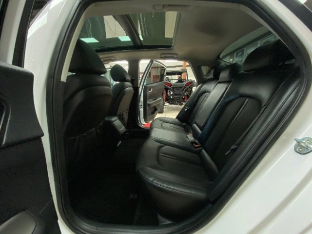 Used 2020 Kia Optima SE image 17