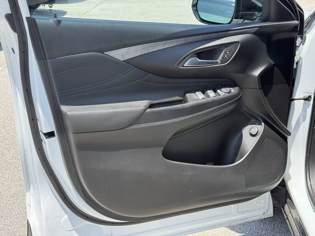 Used 2025 Buick Envista Sport Touring w/ Convenience I Package FWD image 31