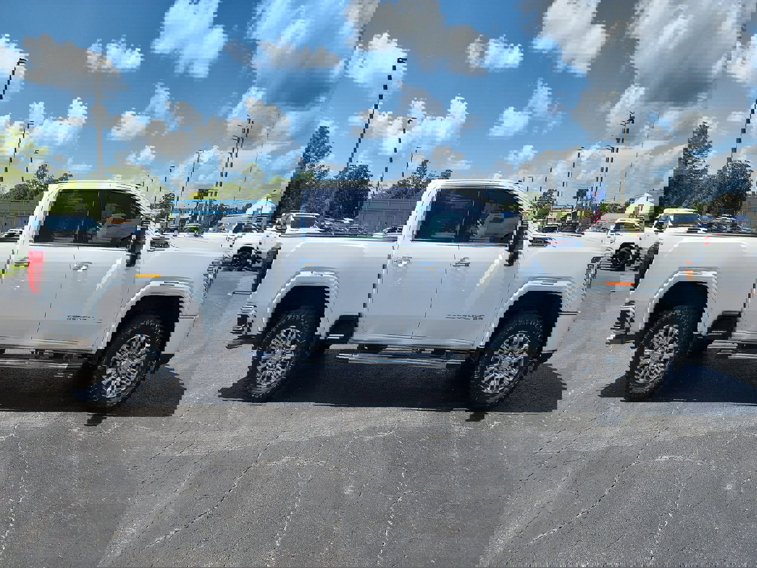 Used 2022 GMC Sierra 2500 Denali w/ Technology Package image 3