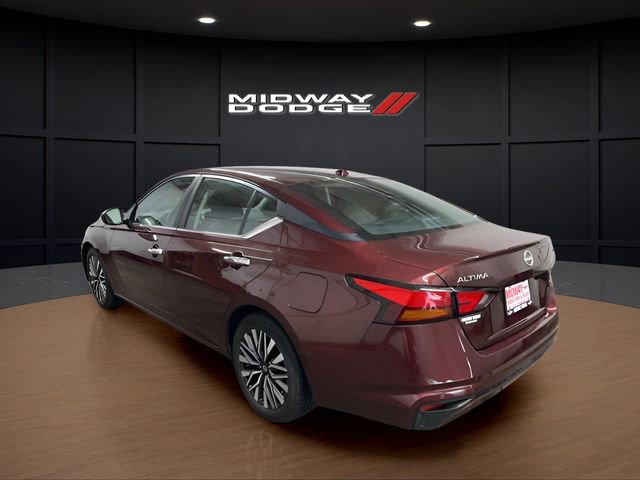 Used 2024 Nissan Altima 2.5 SV image 3