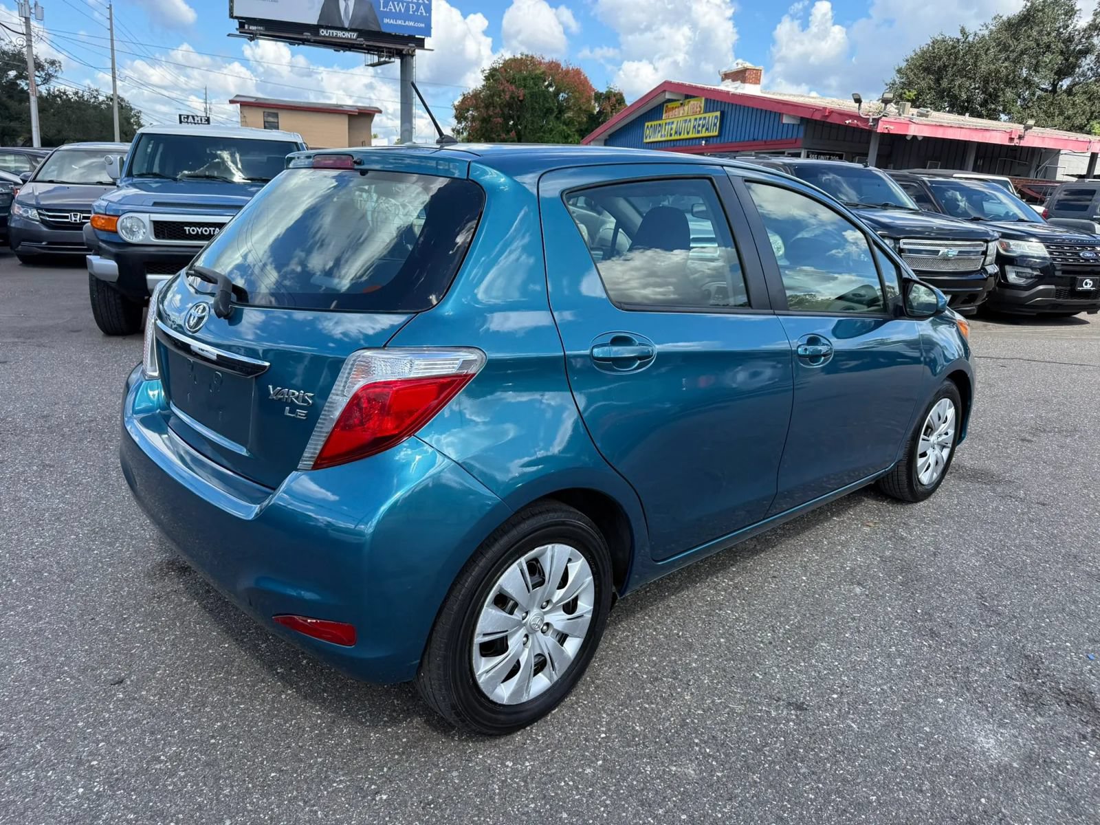 Used 2013 Toyota Yaris LE FWD image 5