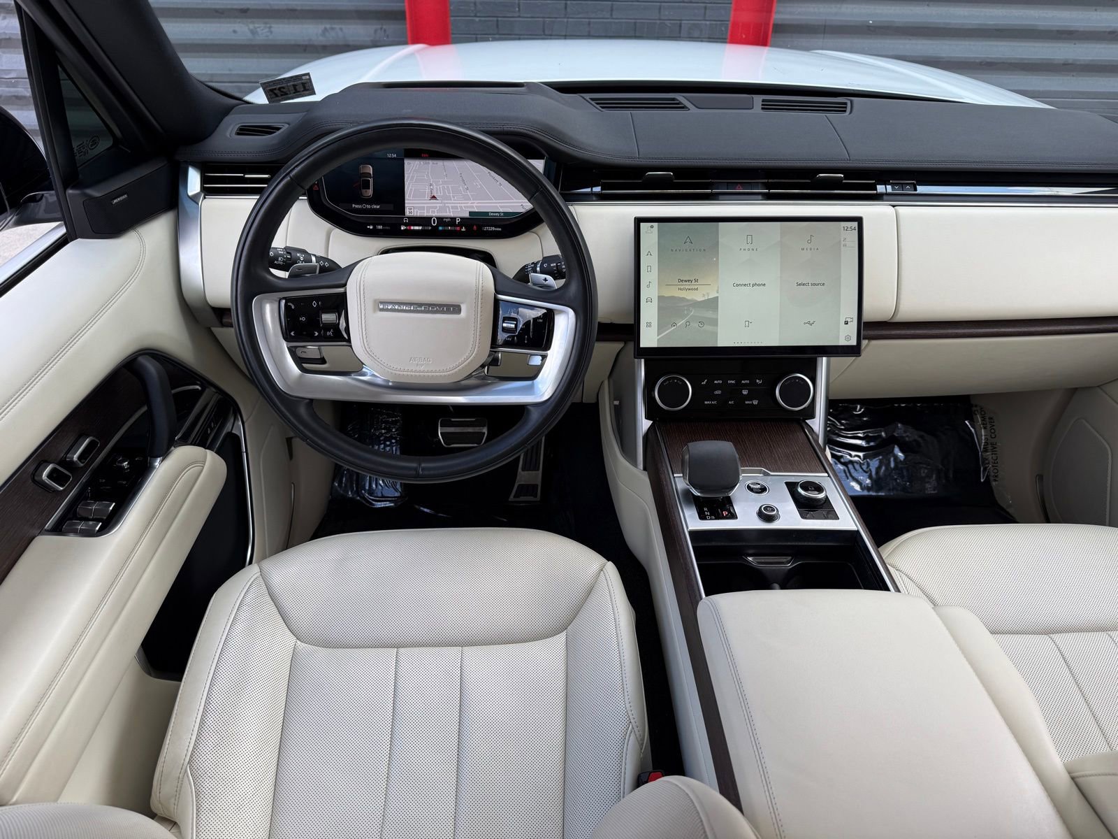 Used 2023 Land Rover Range Rover Long Wheelbase SE AWD/4WD image 30