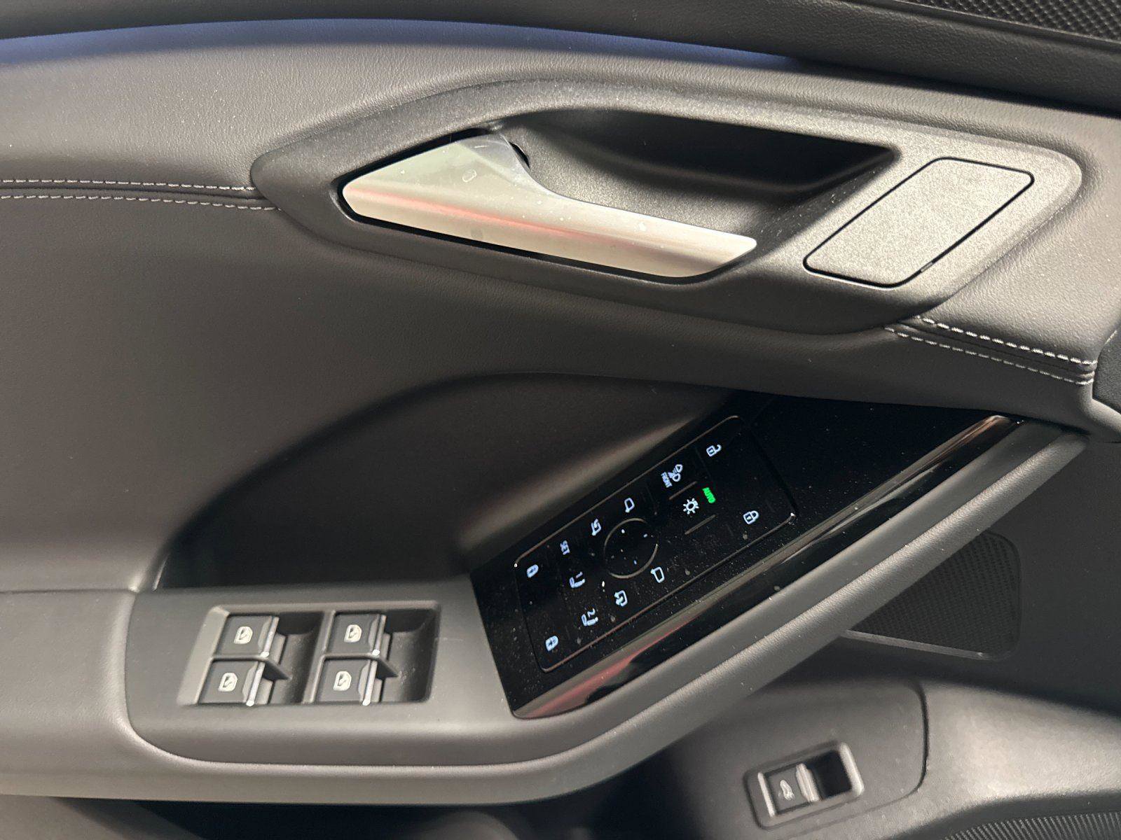 New 2025 Audi Q6 e-tron Premium Plus image 10