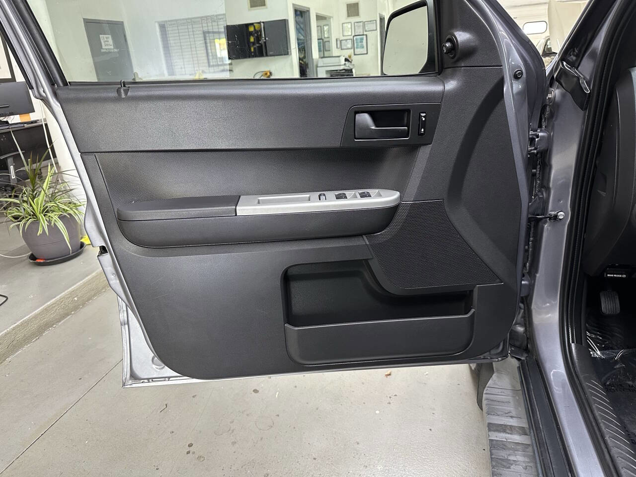 Used 2008 Ford Escape XLT image 10