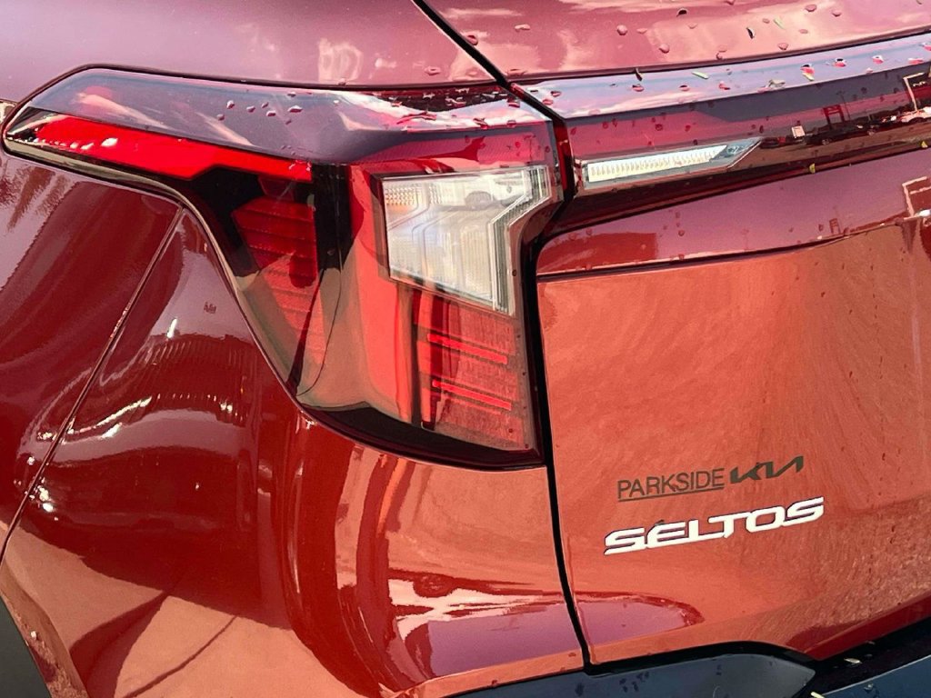 Certified 2026 Kia Seltos SX w/ SX Sunroof Package AWD/4WD image 36