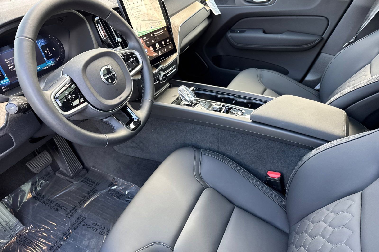 Certified 2026 Volvo XC60 B5 Plus w/ Climate Package PRO image 9