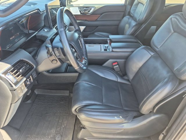 Used 2023 Lincoln Navigator Reserve AWD/4WD image 12