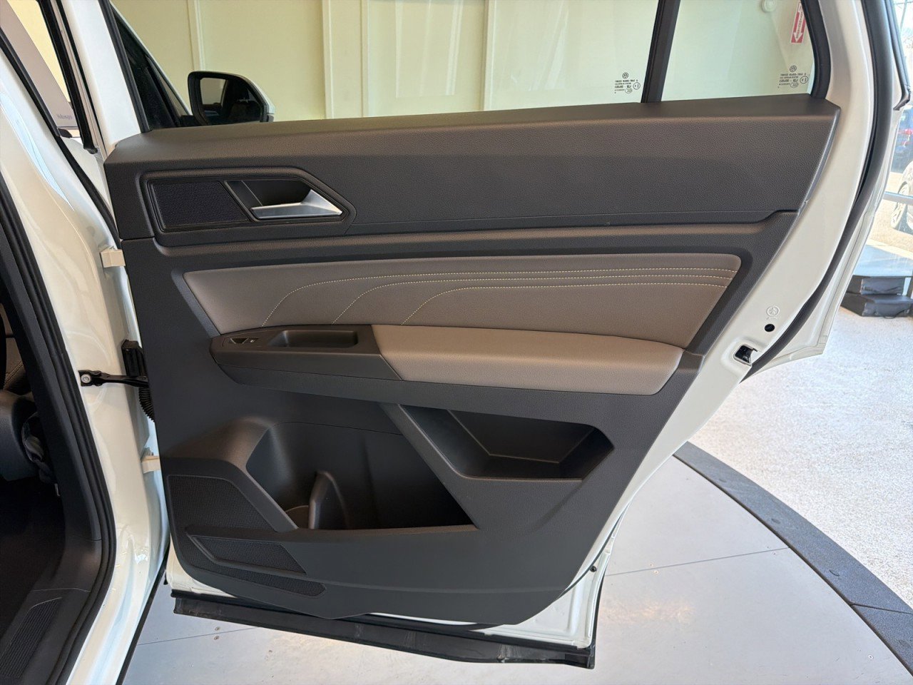 Used 2023 Volkswagen Atlas Cross Sport SE image 51