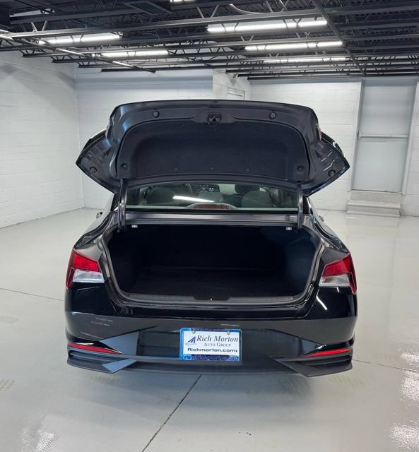 Used 2022 Hyundai Elantra SEL FWD image 9