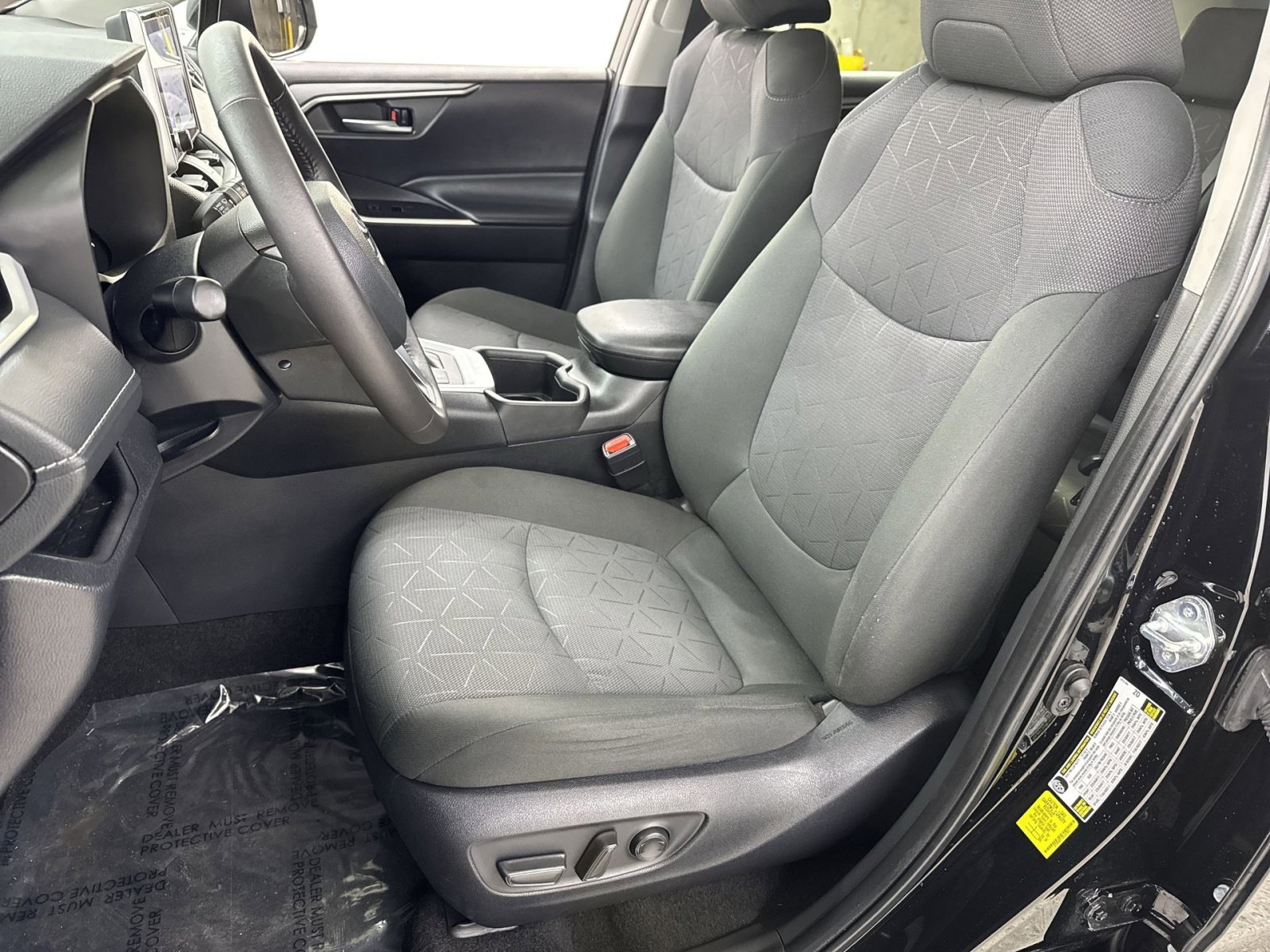 Used 2024 Toyota RAV4 XLE image 17