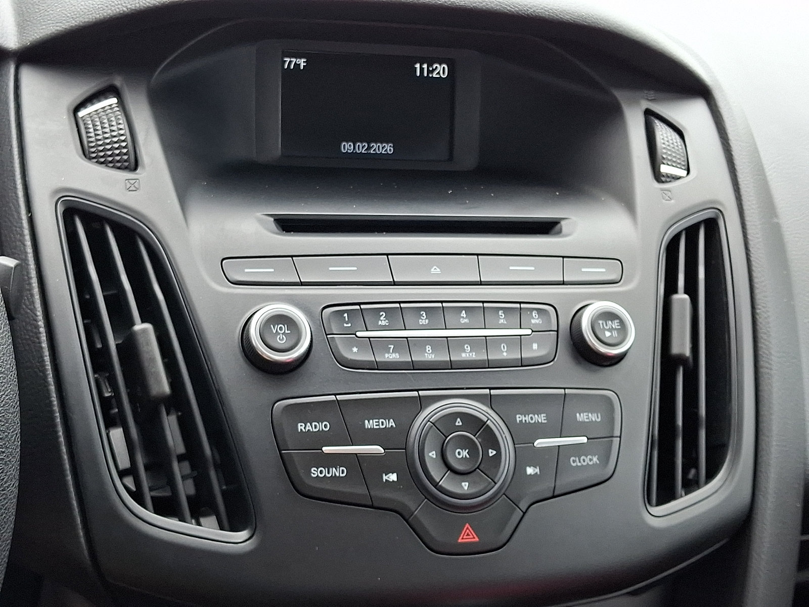 Used 2016 Ford Focus SE FWD image 18