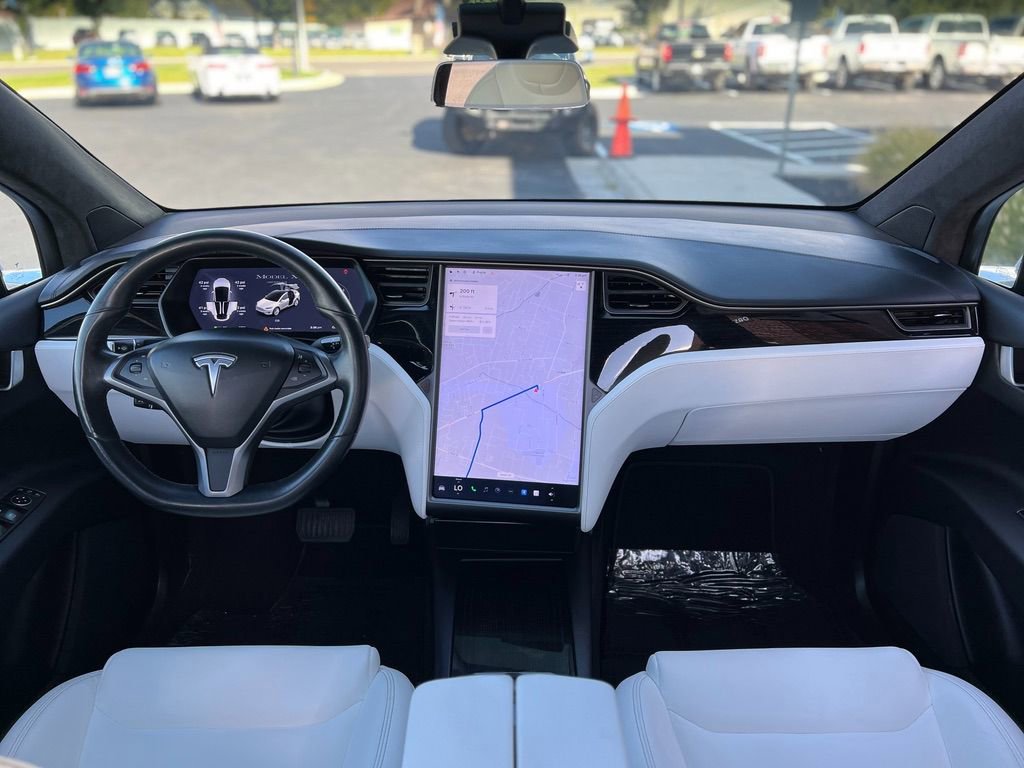 Used 2021 Tesla Model X Long Range image 16