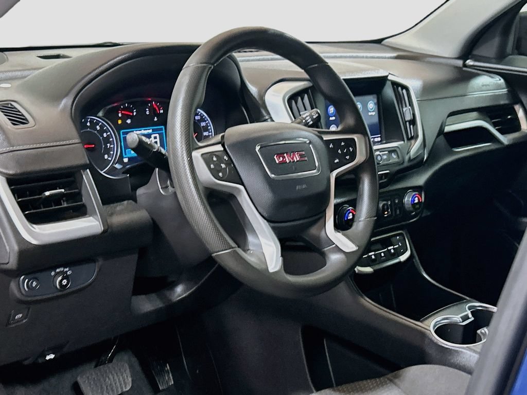 Used 2024 GMC Terrain SLE w/ Driver Convenience Package FWD image 8