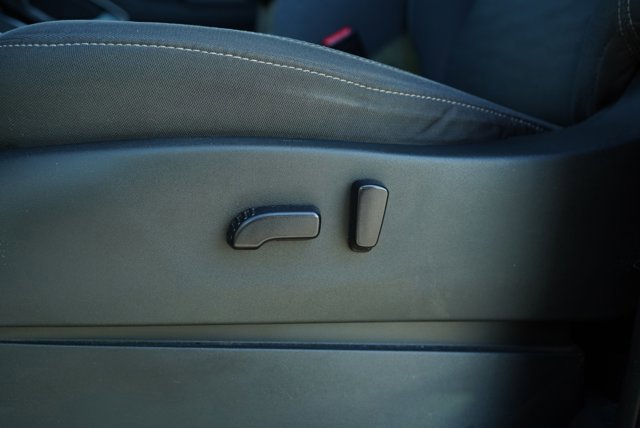 Used 2023 Nissan Frontier SV w/ SV Convenience Package AWD/4WD image 23