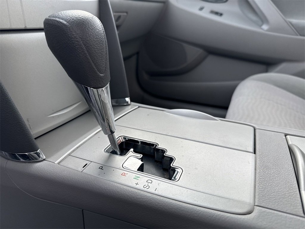 Used 2011 Toyota Camry LE image 21