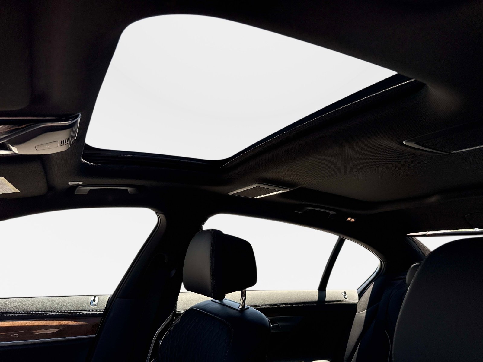 Used 2019 BMW 750i xDrive AWD/4WD image 22