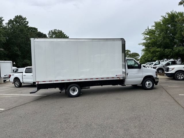 New 2027 Ford E-350 and Econoline 350 Super Duty RWD image 9